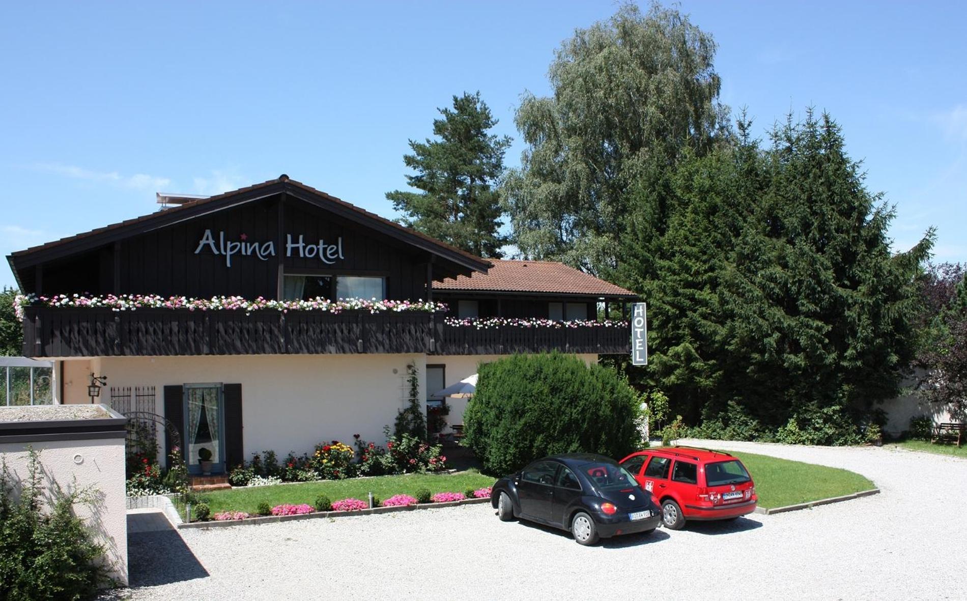 Alpina Hotel Розенхайм Екстериор снимка