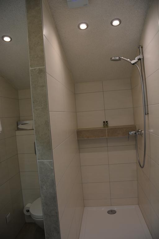 Alpina Hotel Розенхайм Екстериор снимка